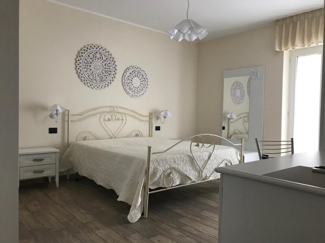 Bed And Breakfast Sun Wine Taranto Bagian luar foto