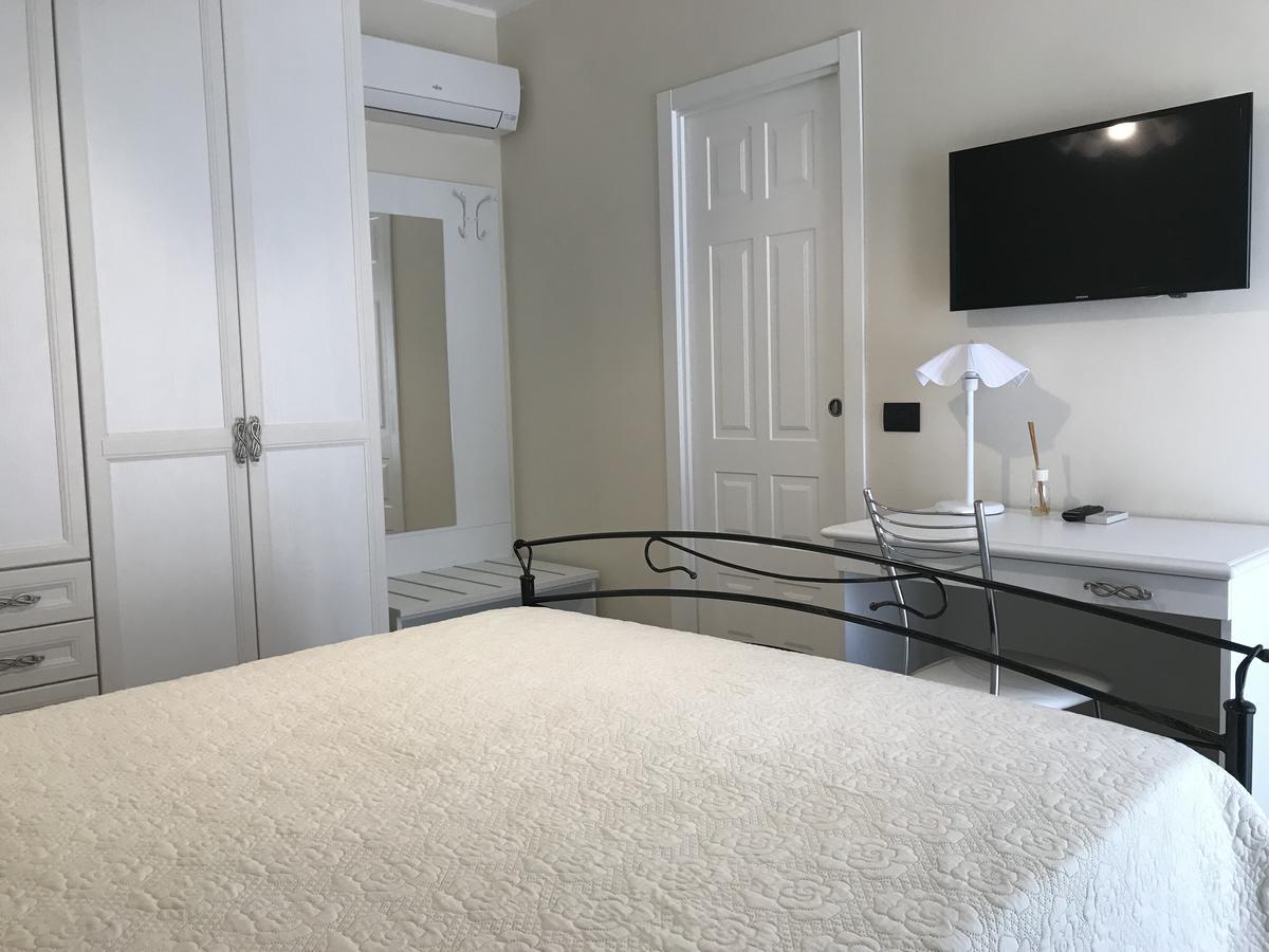 Bed And Breakfast Sun Wine Taranto Bagian luar foto